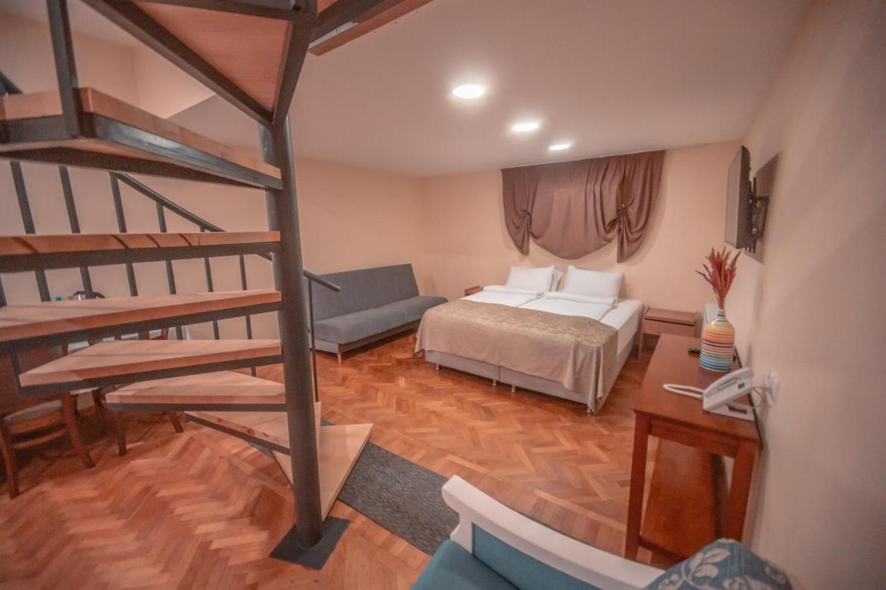 Hotel Banovani Тбілісі Екстер'єр фото