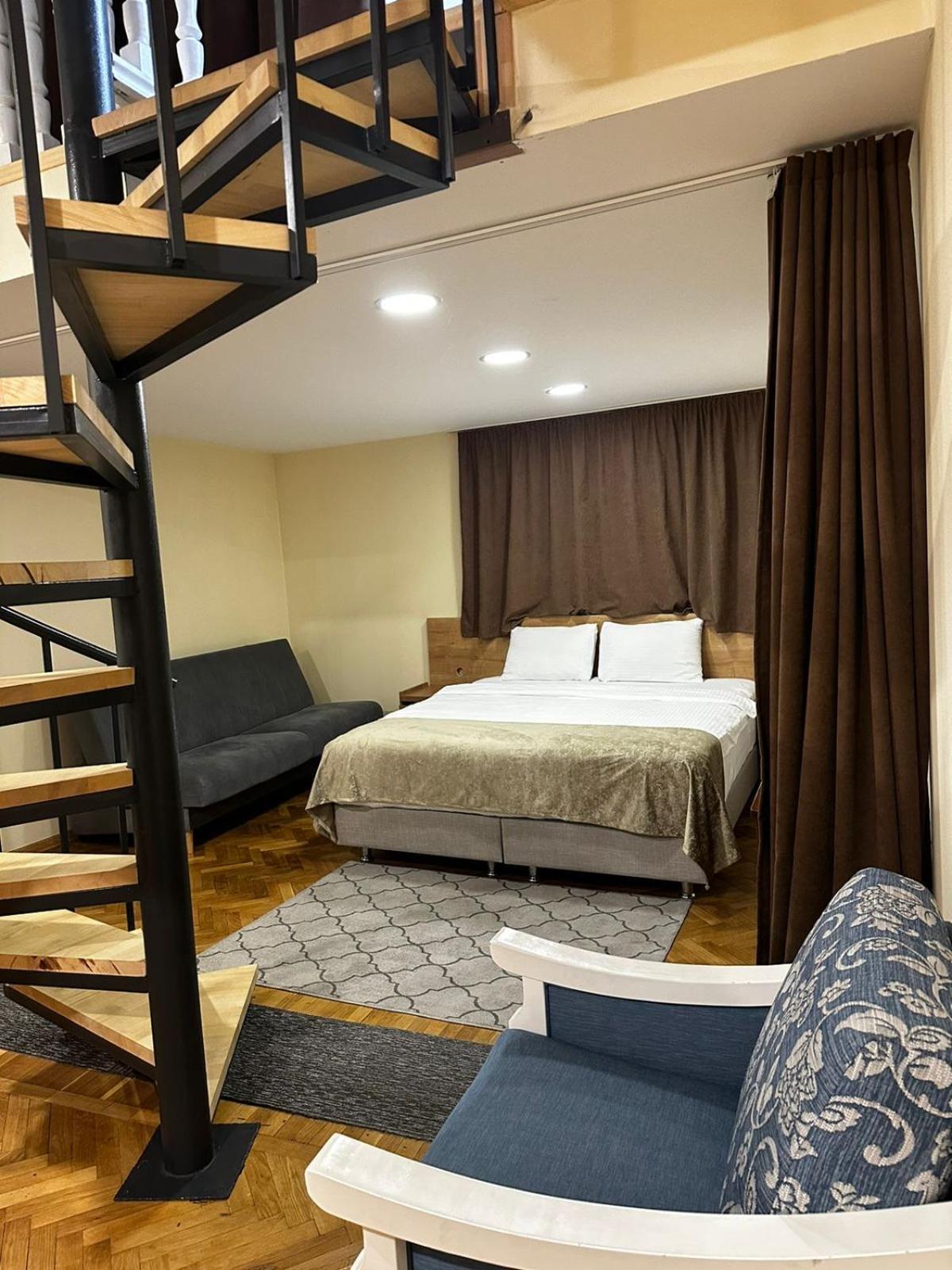Hotel Banovani Тбілісі Екстер'єр фото